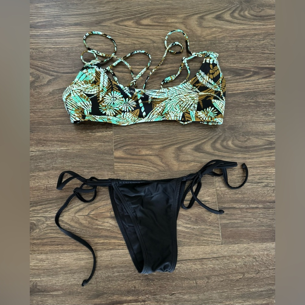 Volcom tropical strappy bikini - sz M